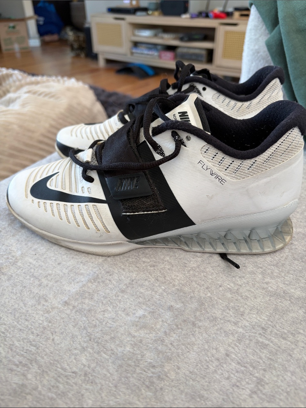 Nike Romeleos 3 White and Black Flywire Training Lifting Sneakers - 7.5